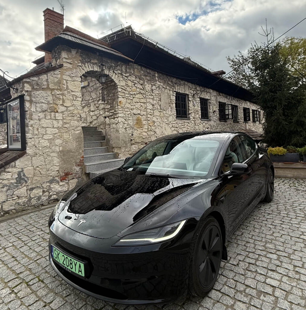 Tesla Model 3 Highland AWD – Black Long Range