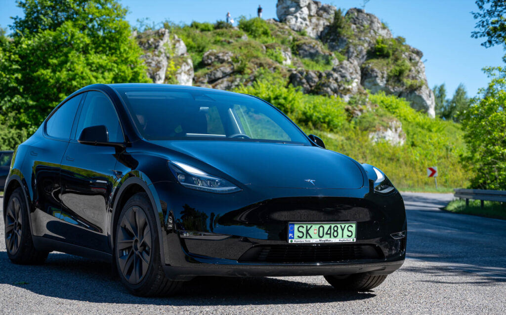 Tesla Model Y AWD – Long Range – Weekend 1547 zł.