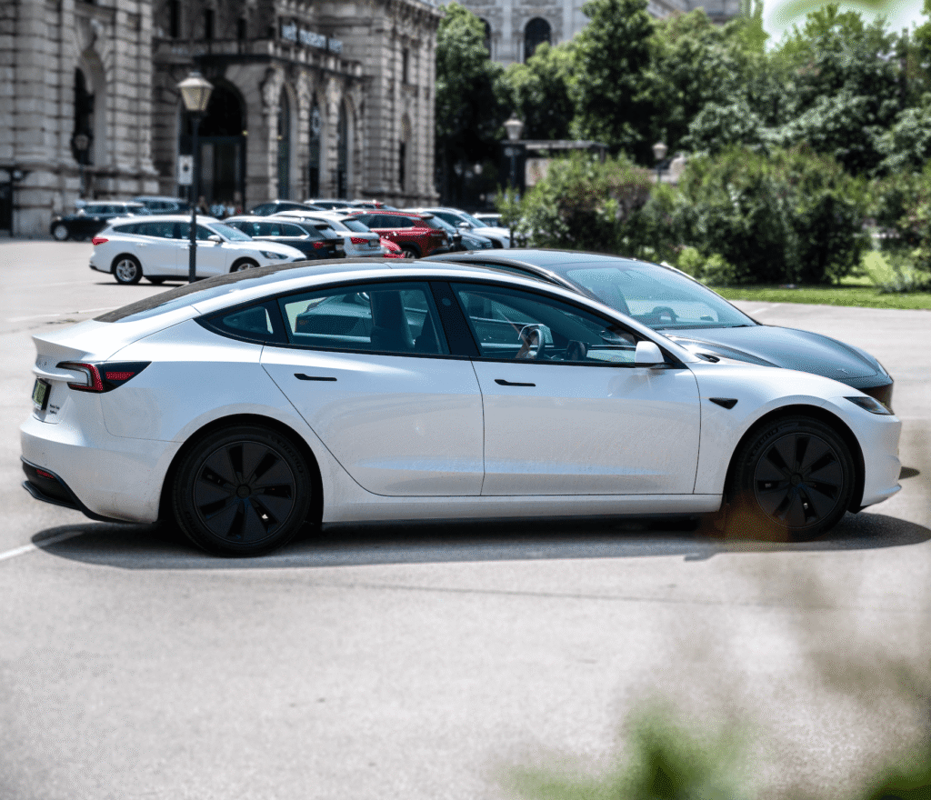 Tesla Model 3 Highland RWD – Weekend 1437 zł. | Wynajem