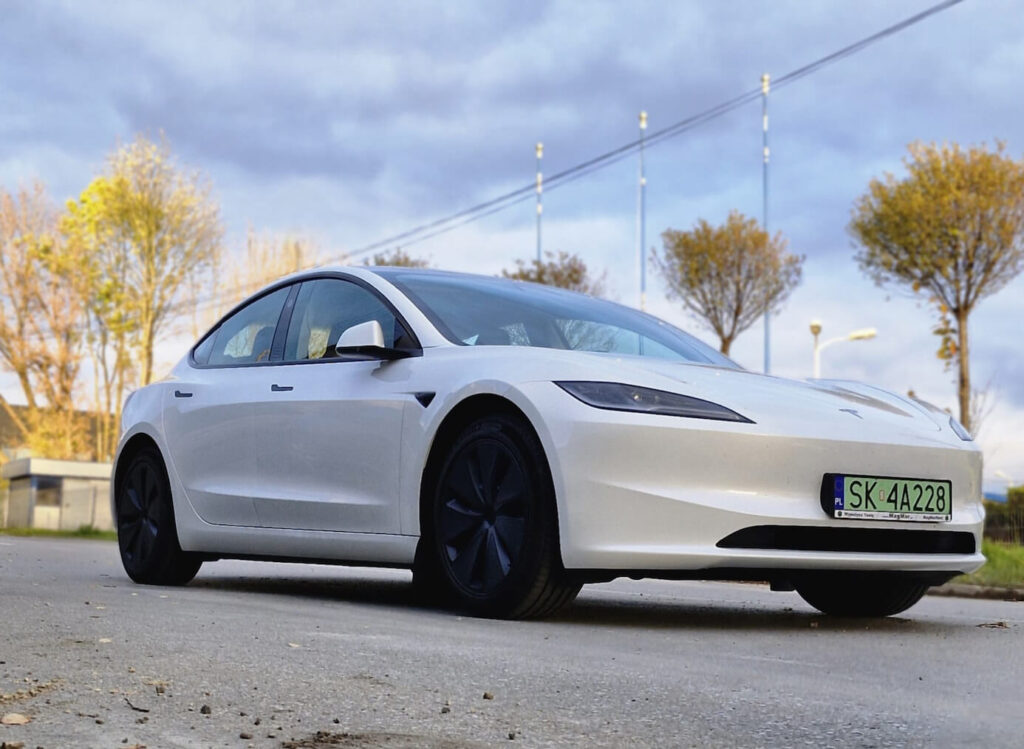 Tesla Model 3 Highland RWD – Weekend 1437 zł. | Wynajem