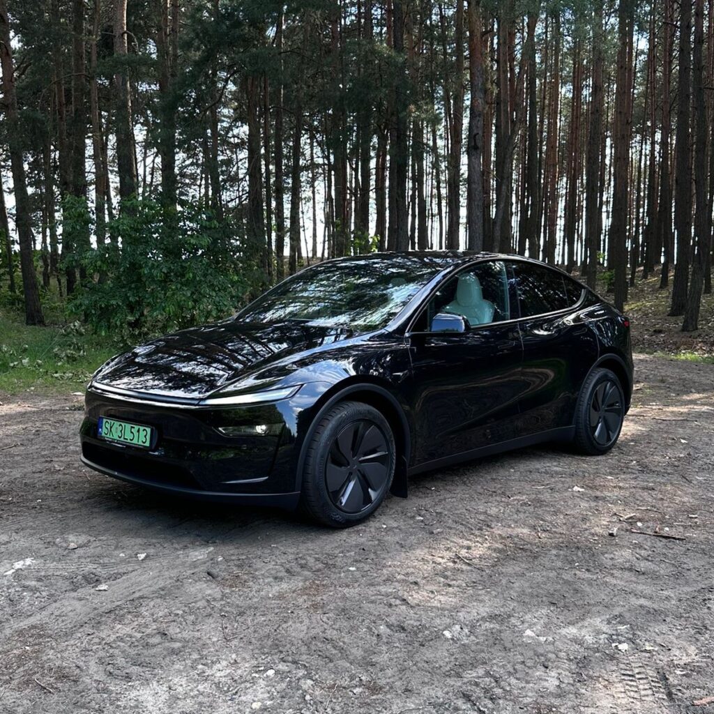 Tesla Model Y Juniper AWD – Black Long Range