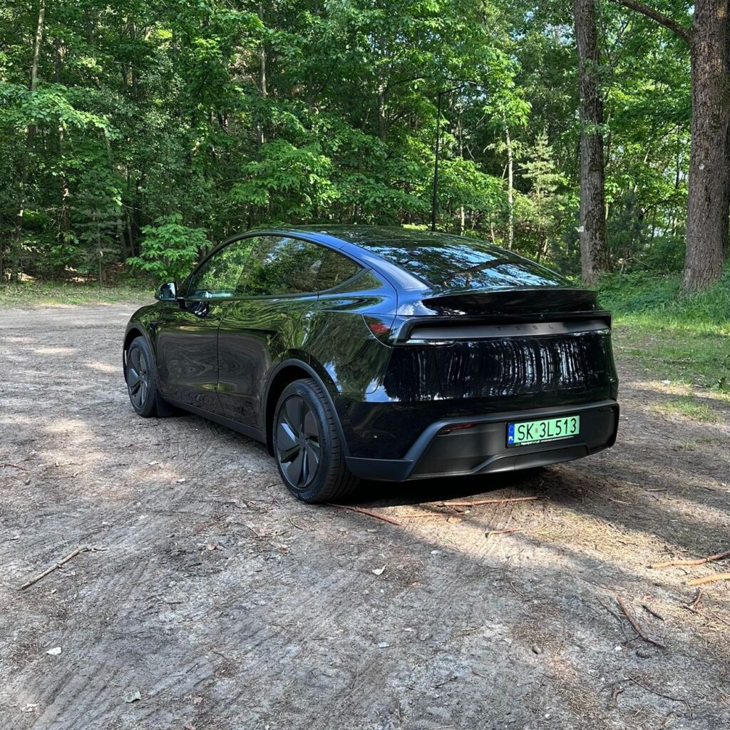 Tesla Model Y Juniper AWD – Black Long Range