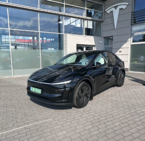 Tesla Model Y Juniper AWD – Black Long Range